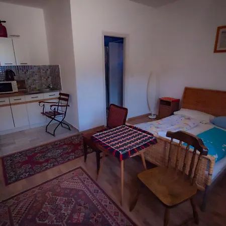 Makvirag - Es Szobak - Prepay Guest house *